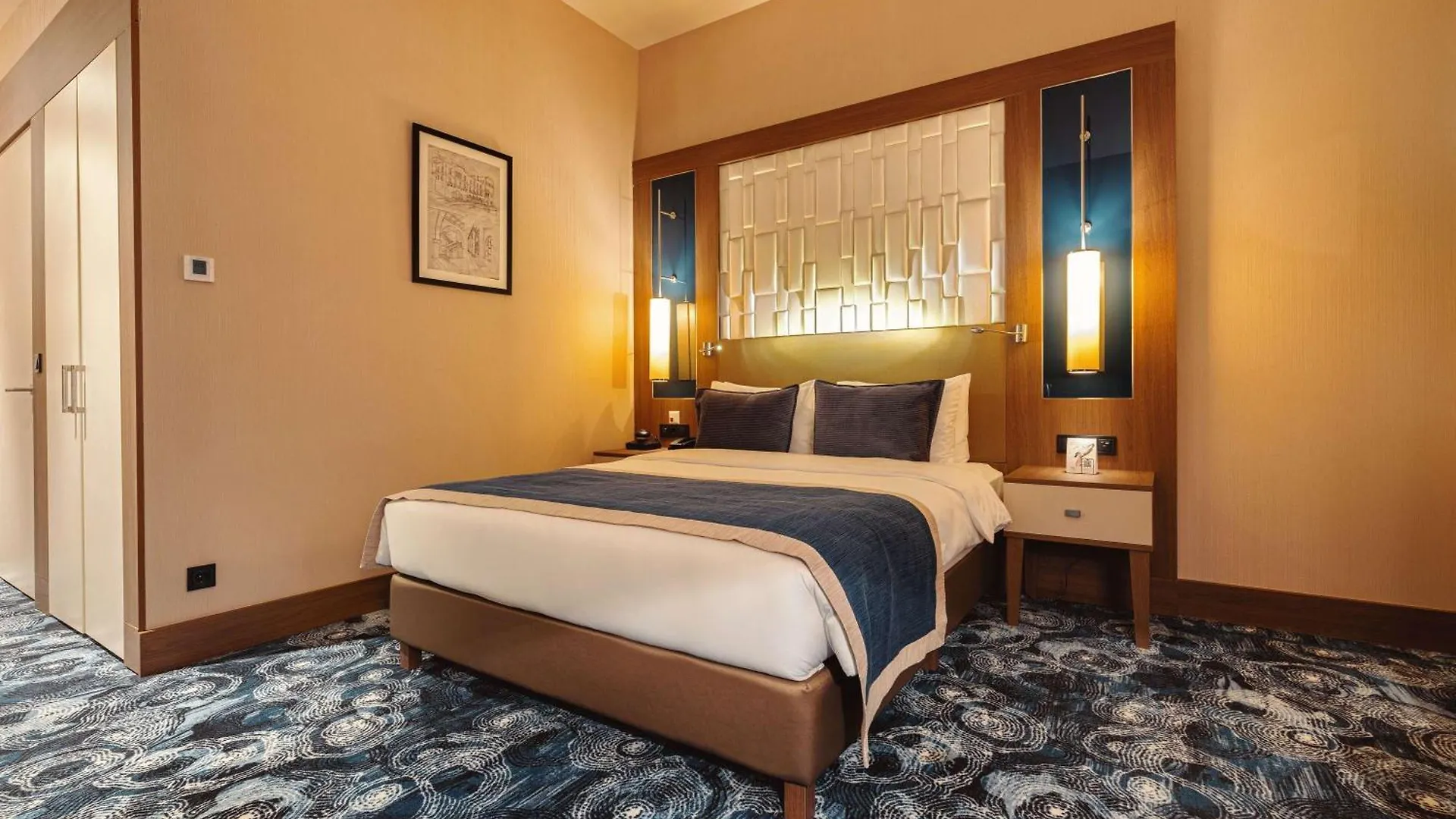 Tbilisi Philharmonic Hotel By Mercure 4*,  Grúzia
