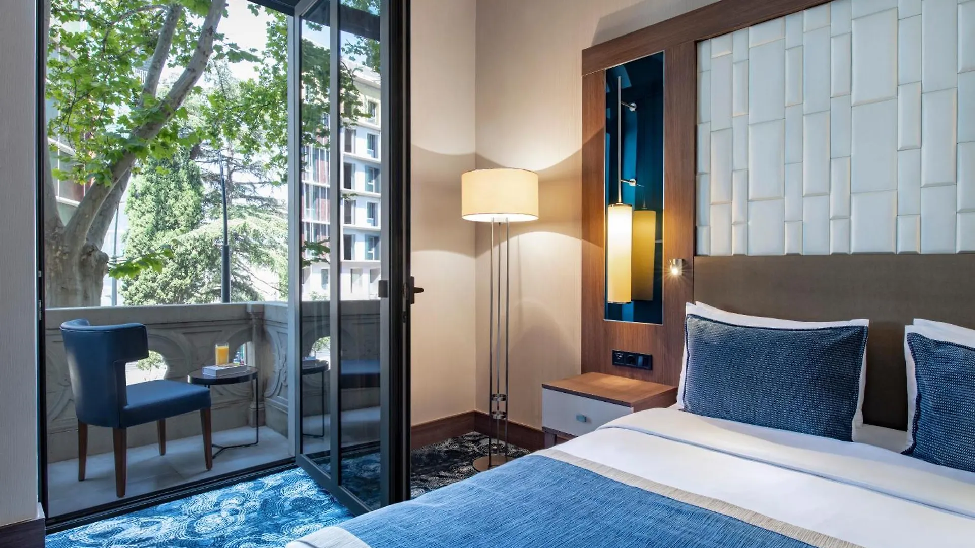 Tbilisi Philharmonic Hotel By Mercure 4*,